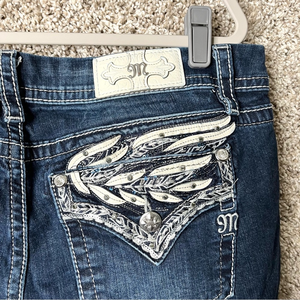 Miss Me Mid-Rise Easy Straight Jeans w/Rhinestone & Leather Wing Back Pockets 34